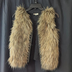 Miss Me Girls Fur Vest. Large